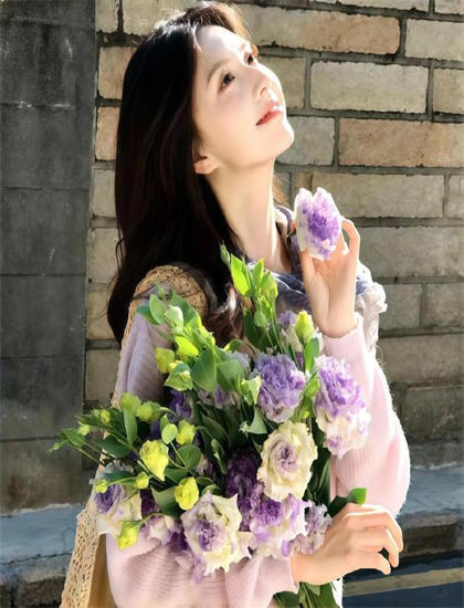 俄罗斯骚浪妇女_久播电影网_天下第一社区在线观看